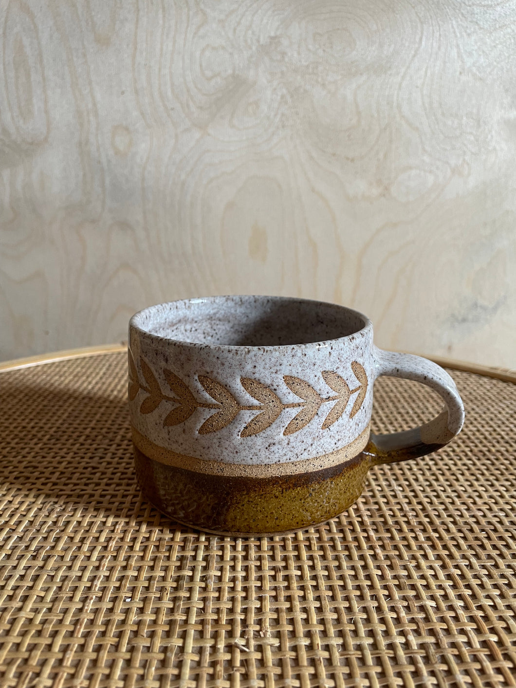 Two Tone Laurel Mug 3