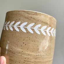 Load image into Gallery viewer, White on Speckles Laurel Planter