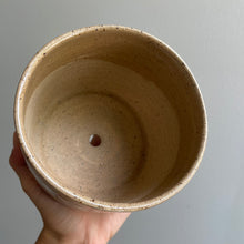 Load image into Gallery viewer, White on Speckles Laurel Planter